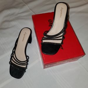 Zigi Soho Katya Strappy Sandal with Chunky Heel New with box